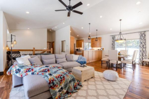 CHALET LU - Modern Luxury 4 bed 2.5 bath Chalet by Lake Baron in South Lake Tahoe